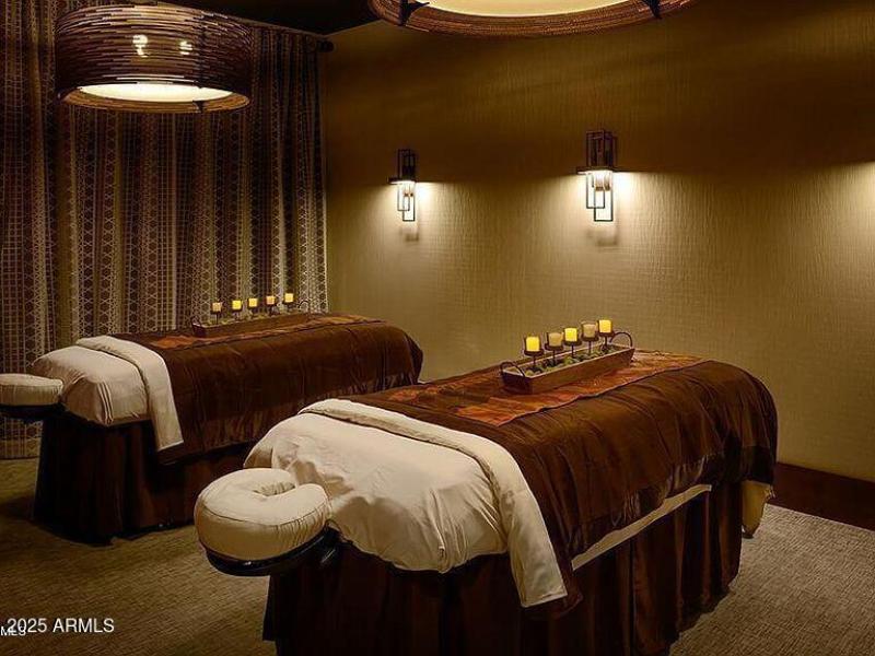 3399 Phantom St00049