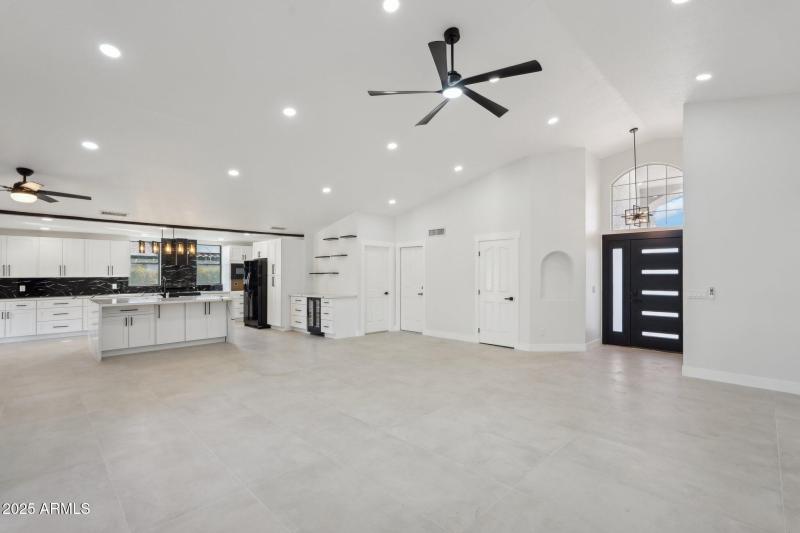 10-web-or-mls-E Estrid Ave-010