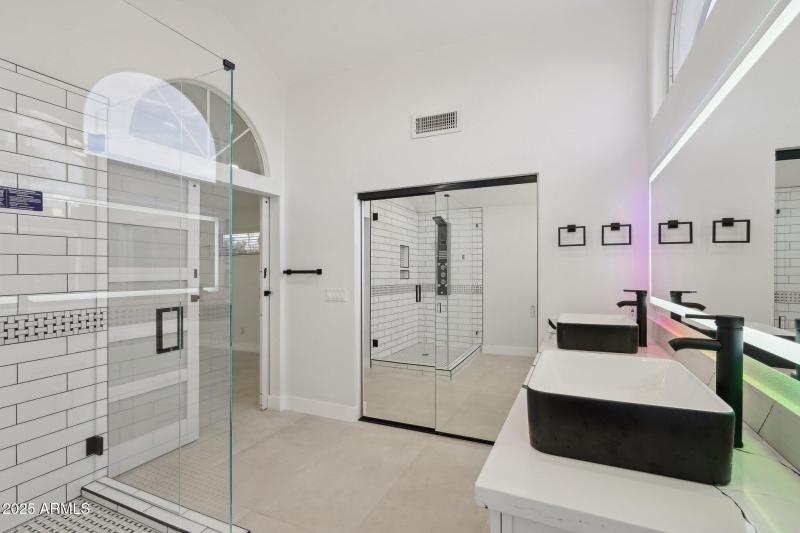 28-web-or-mls-E Estrid Ave-028