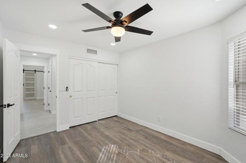 17-web-or-mls-E Estrid Ave-017