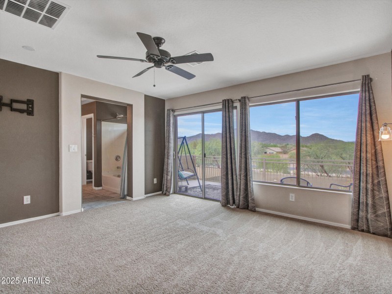 11-Primary-bedroom-(2)