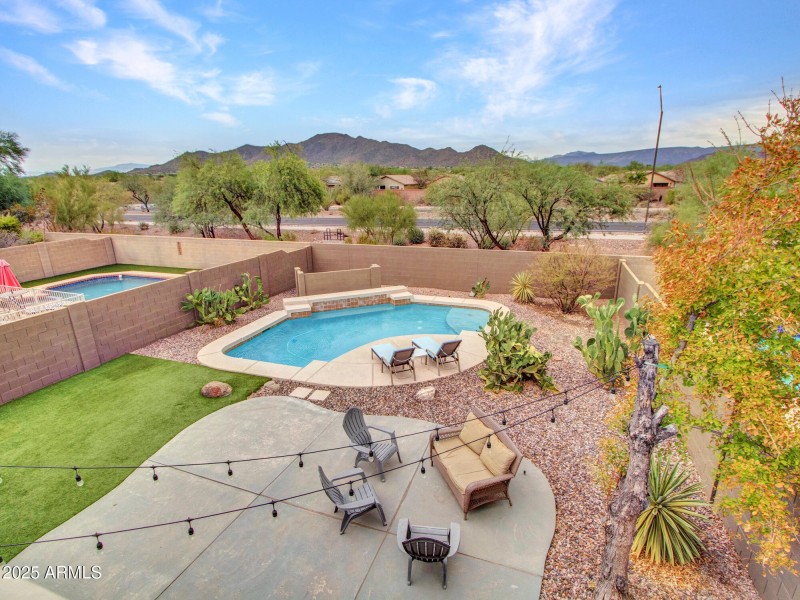 12-Primary-balcony-(3)