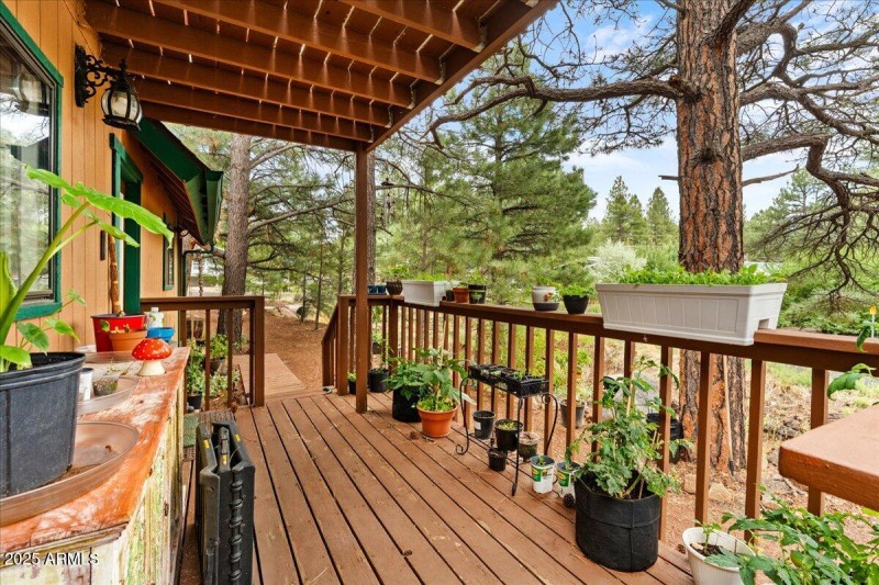 04-Front Covered Patio