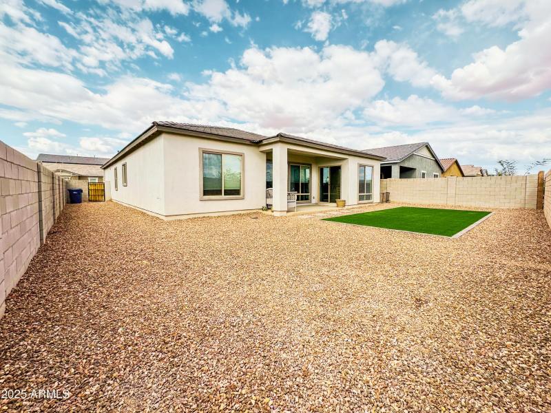 b6a3f4c3-0a52-452b-90fb-5d207e6de849