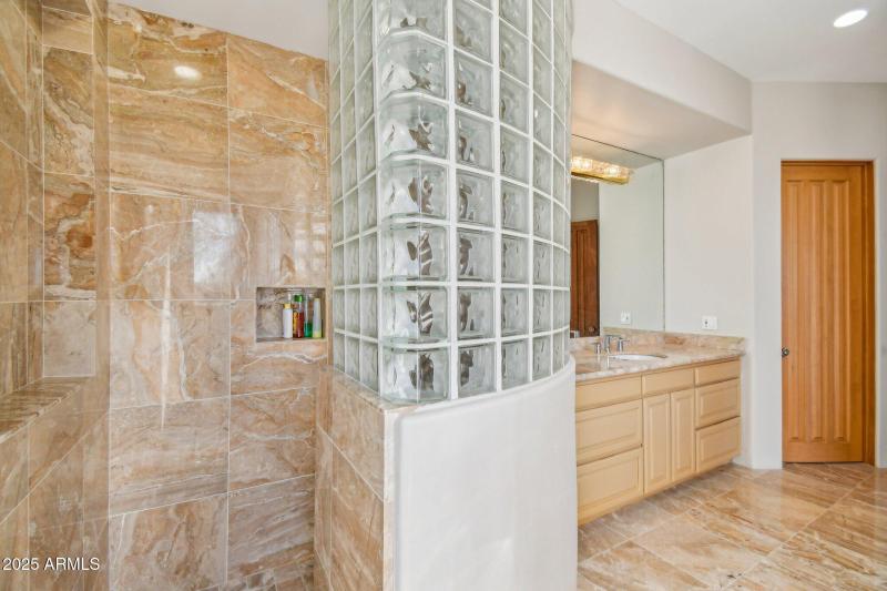 2nd bedroom suite shower