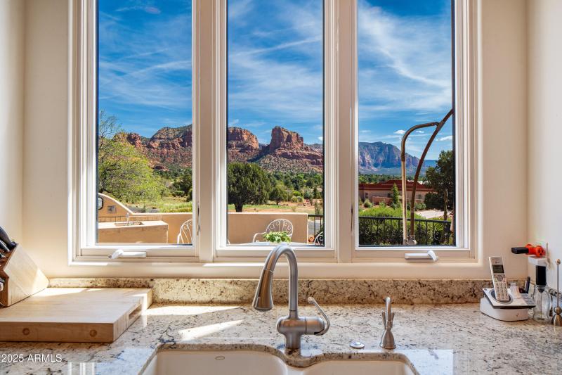 JL_90ViaDelViento-interiors-CommonAreas-