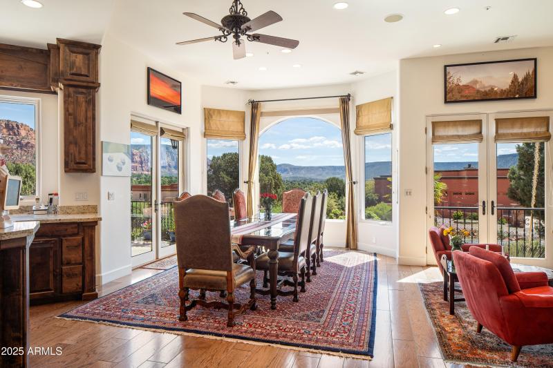 JL_90ViaDelViento-interiors-CommonAreas-