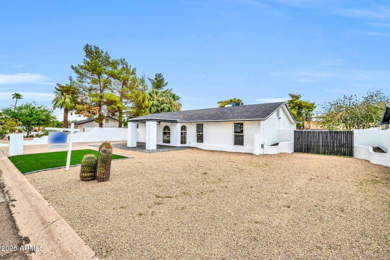 4301 E Bluefield Ave-2