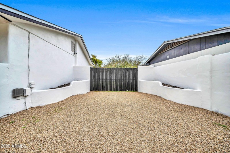 4301 E Bluefield Ave-4