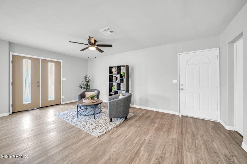 4301 E Bluefield Ave-7