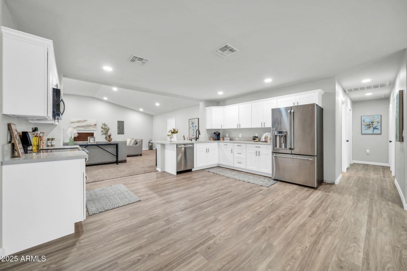 4301 E Bluefield Ave-17