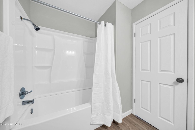 4301 E Bluefield Ave-26