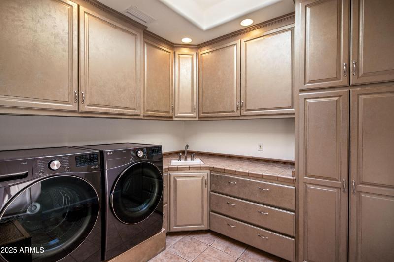 JL_90ViaDelViento-interiors-CommonAreas-