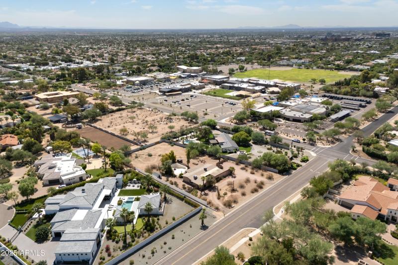 18_6021 n mockingbird ln-16