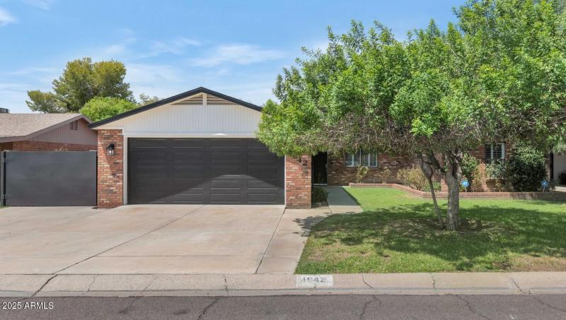 4642 N 31st St-large-001-017-TOD6248-150