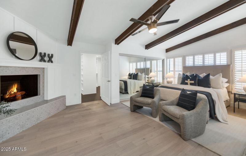 4642 N 31st St-large-020-040-TOD6212-150