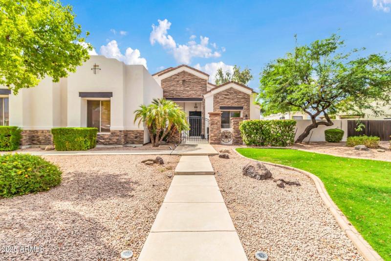 20131 E Calle de Flores-5