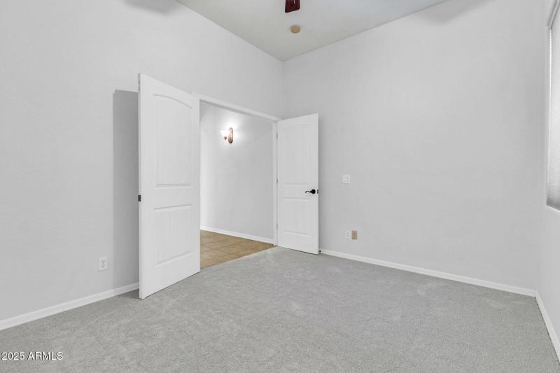 20131 E Calle de Flores-43