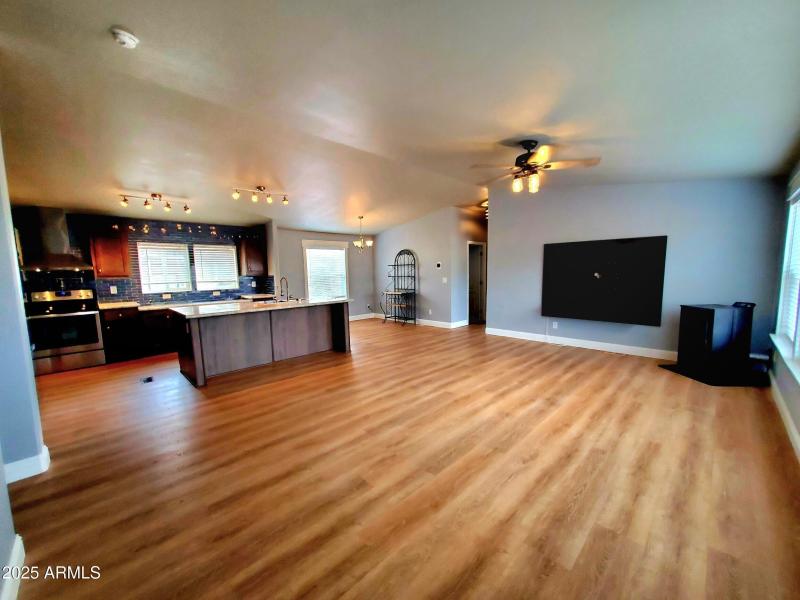 20250825_103818_resized