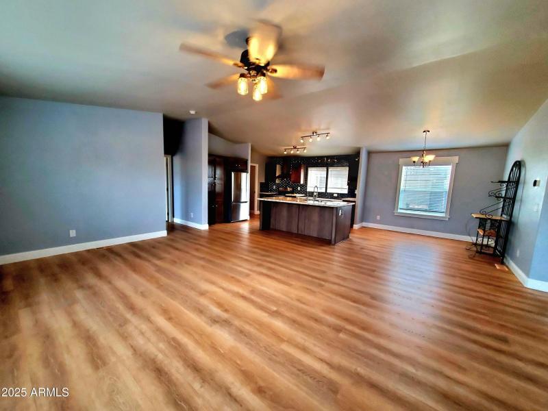 20250825_103839_resized