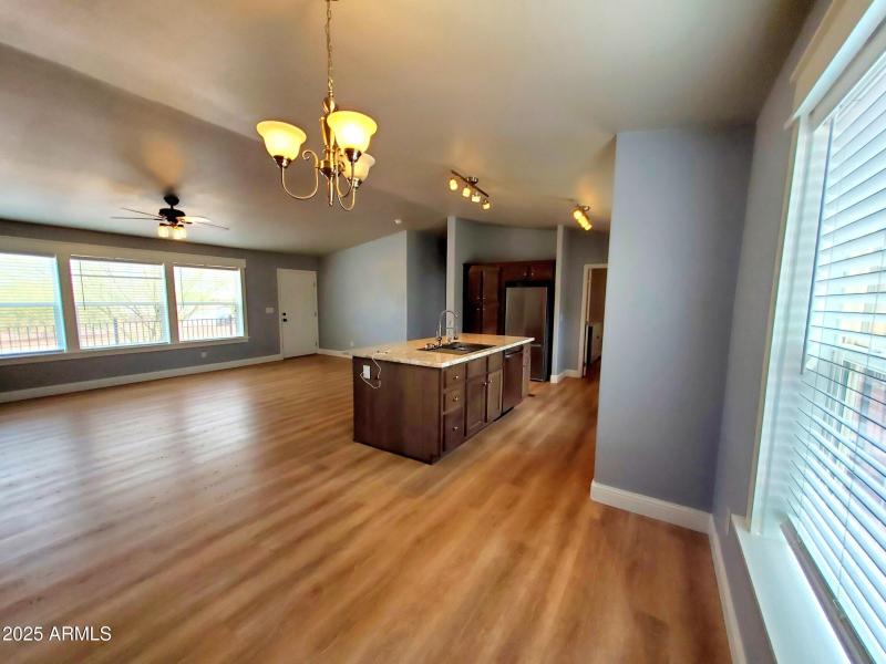 20250825_103855_resized