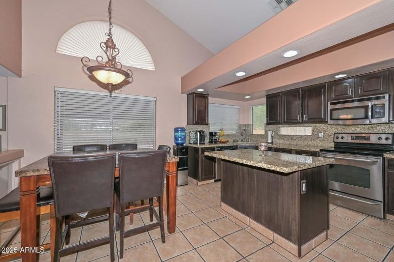 Kitchen-Breakast Room