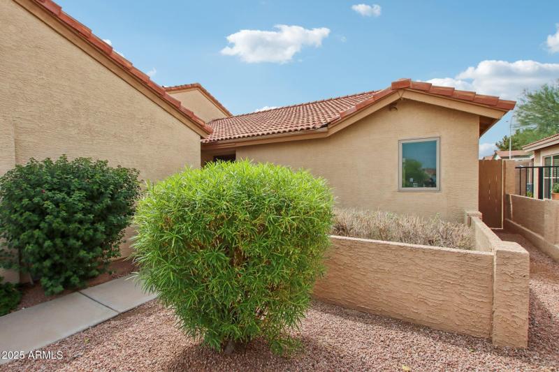 3-web-or-mls-E Cassia Way-S2608-003