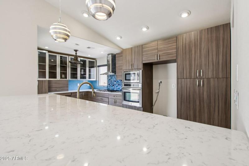 17-web-or-mls-E Cassia Way-S2608-017