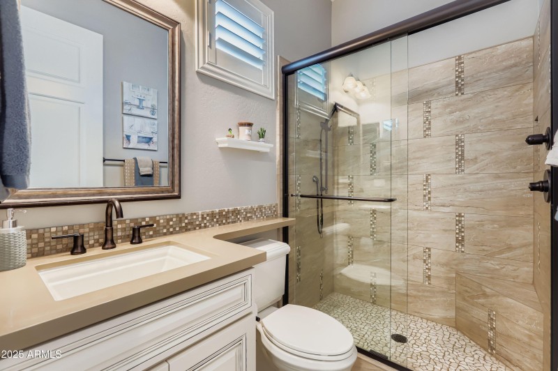 Private Ensuite 2 w Shower