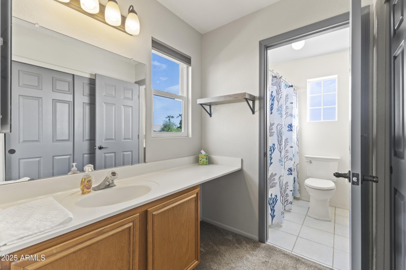 upstairs jack/jill bathroom