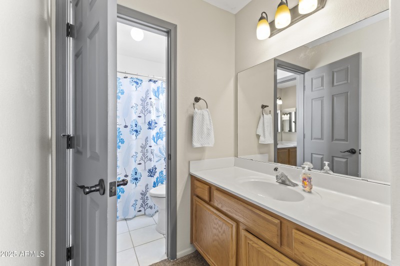 upstairs jack/jill bathroom 3