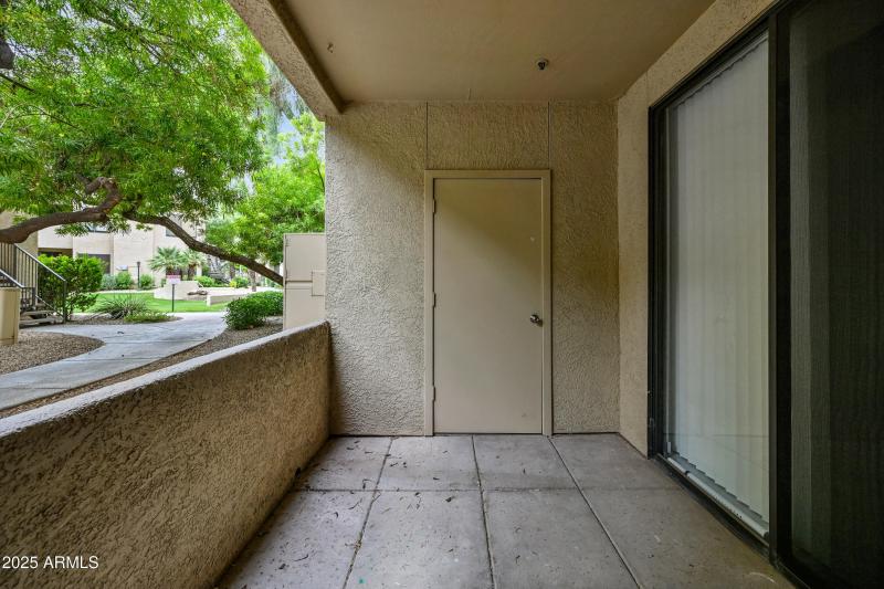 6-4925EDCA149-ocupix