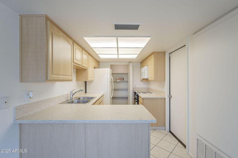 31-web-or-mls- Leisure World-31