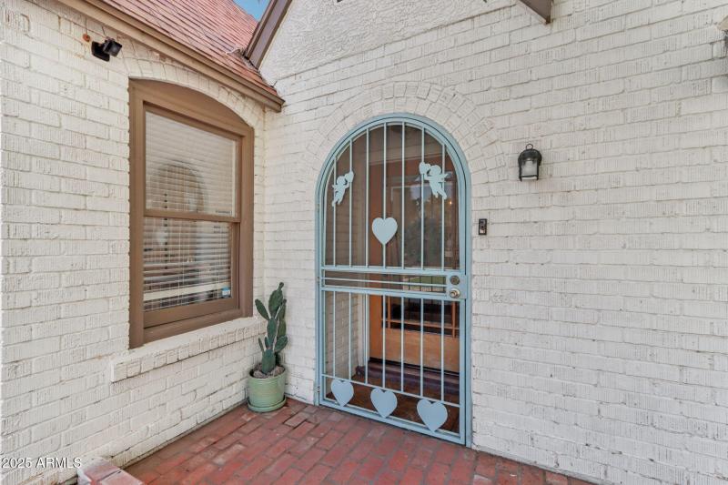 9-web-or-mls-E Weldon Ave-007