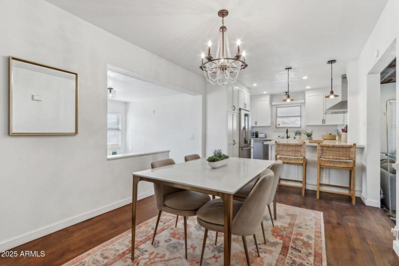 15-web-or-mls-E Weldon Ave-013