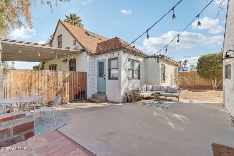 40-web-or-mls-E Weldon Ave-038