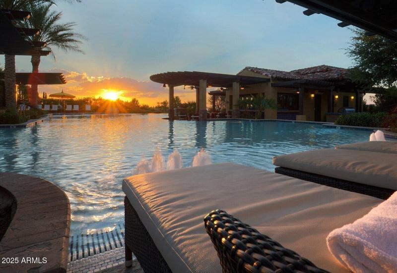 Encanterra Spectacular Poolside
