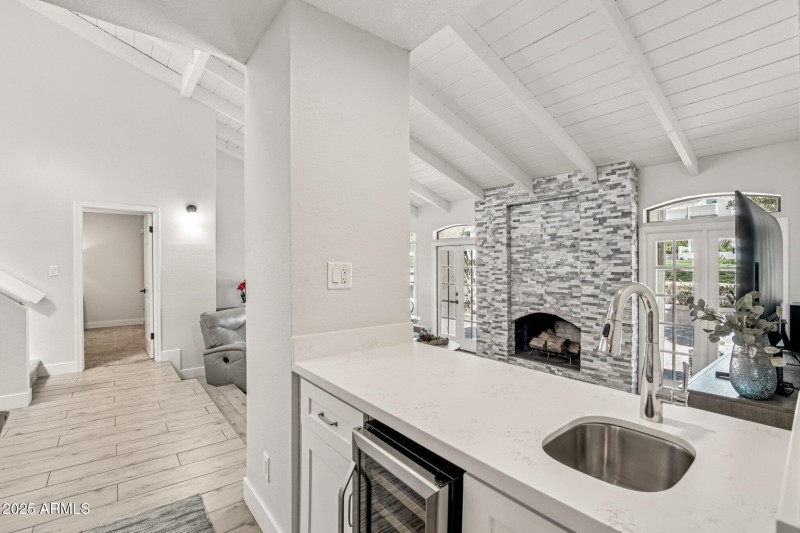 Wet Bar - Perfect for entertaining