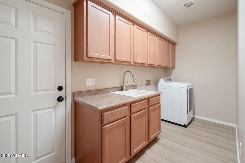 20250729_26197-W-Potter-Dr_11