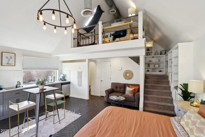 34-web-or-mls-E Weldon Ave-003