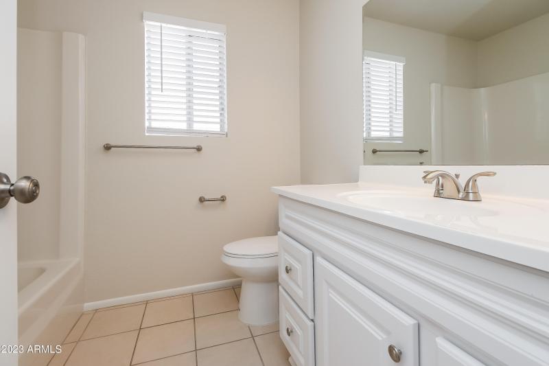 028-photo-bathroom-13143690