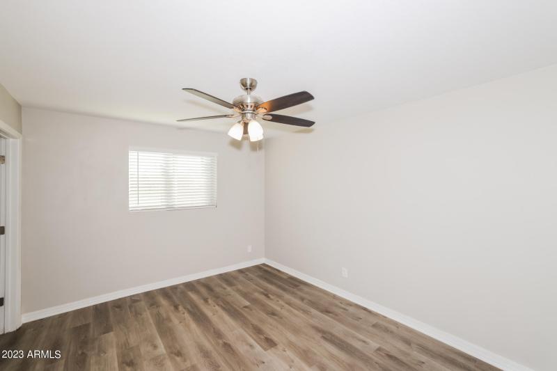 027-photo-bedroom-12308970