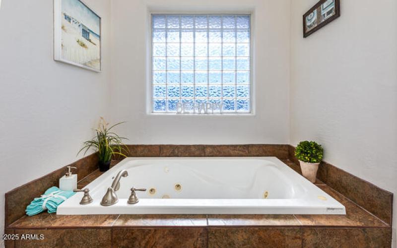 502 1100 West Street W MLS-34