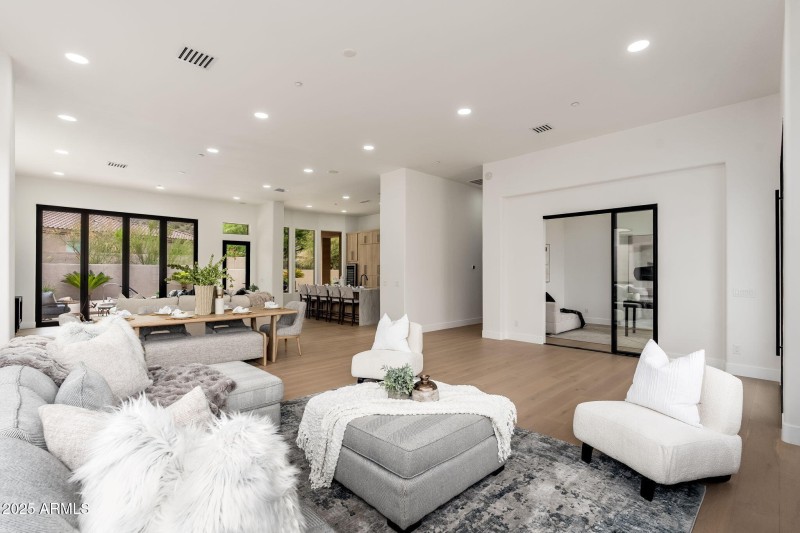 11917 E Mariposa Grande Dr - 08