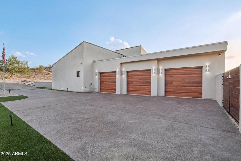 5-web-or-mls-W Estes Way-S2708-005