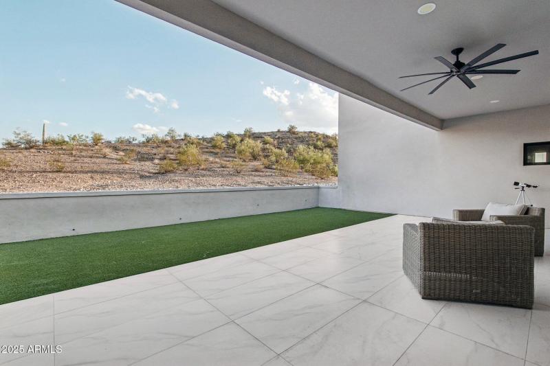 7-web-or-mls-W Estes Way-S2708-007