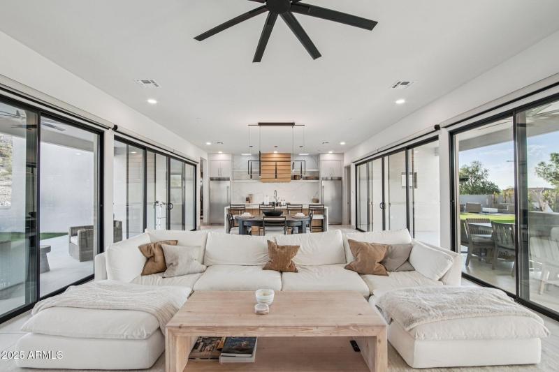 12-web-or-mls-W Estes Way-S2708-012