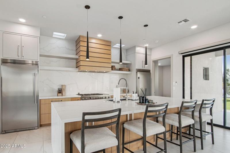 19-web-or-mls-W Estes Way-S2708-019