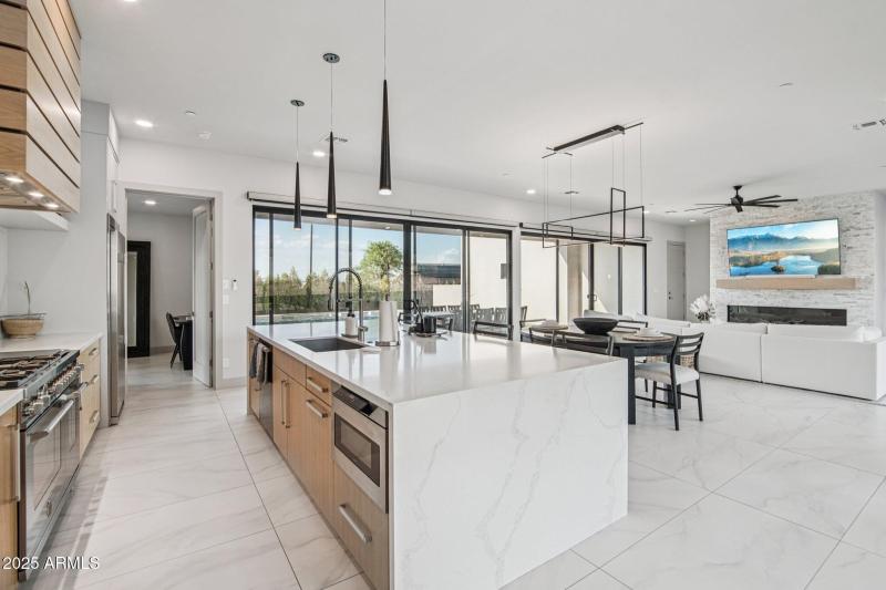 20-web-or-mls-W Estes Way-S2708-020