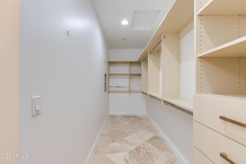 Walk-in Closet